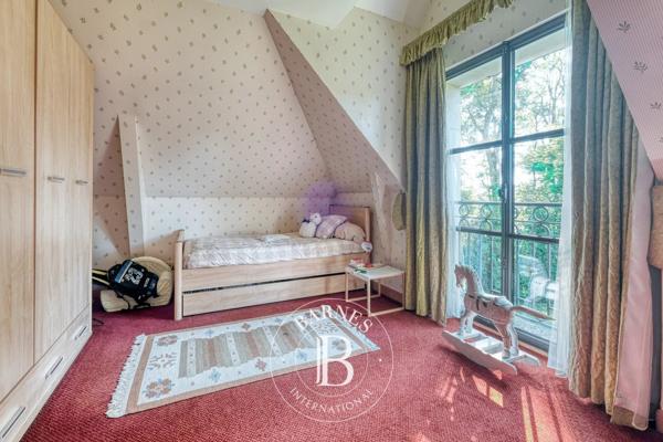 Crécy-la-Chapelle, Propriété 5 Chambres -  474 m² à vendre