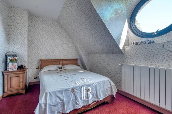 Crécy-la-Chapelle, Propriété 5 Chambres -  474 m² à vendre