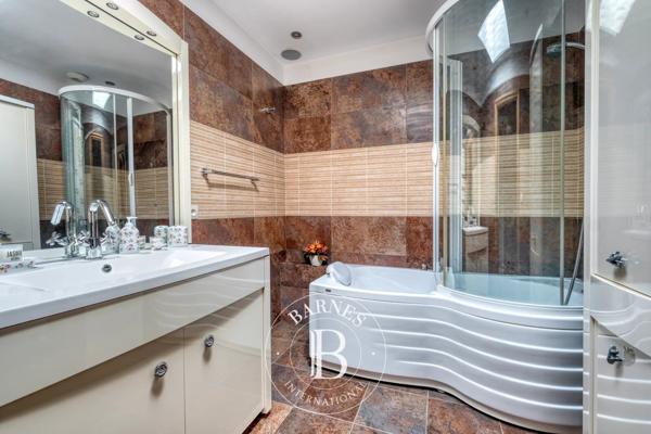 Crécy-la-Chapelle, Propriété 5 Chambres -  474 m² à vendre