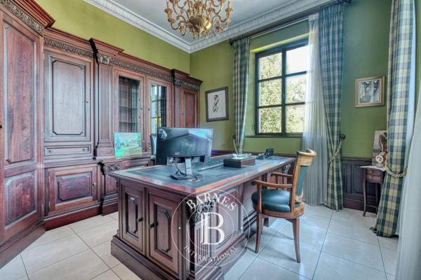Crécy-la-Chapelle, Propriété 5 Chambres -  474 m² à vendre