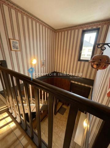 Maison
                                                                                                                                                                                                                                                                                                                        7 pièce(s)                                                                                                                                                                                                          5 chambre(s)                                                                                                                                                                                                          117  m²