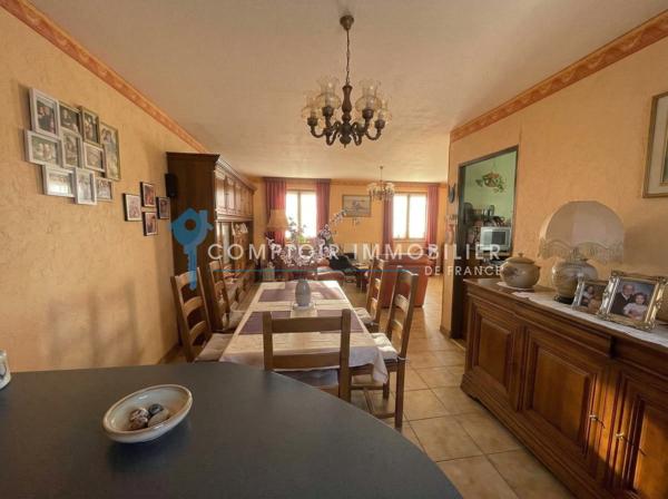 Maison
                                                                                                                                                                                                                                                                                                                        7 pièce(s)                                                                                                                                                                                                          5 chambre(s)                                                                                                                                                                                                          117  m²
