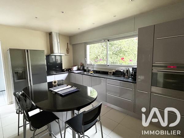 Maison à vendre 6 pièces 159 m² Châteauneuf-sur-Loire