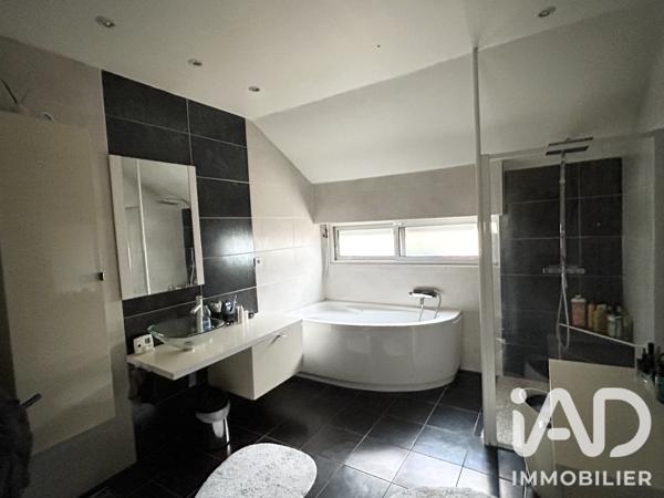 Maison à vendre 6 pièces 159 m² Châteauneuf-sur-Loire