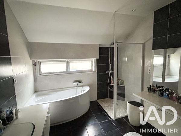 Maison à vendre 6 pièces 159 m² Châteauneuf-sur-Loire