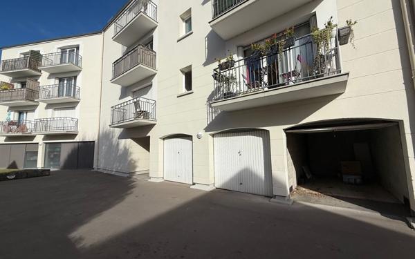 Stationnement à vendre    Olivet