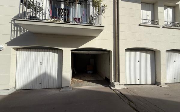 Stationnement à vendre    Olivet