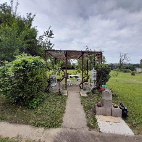 Maison familiale avec jardin de 4000m², à Saint Marcel (36)