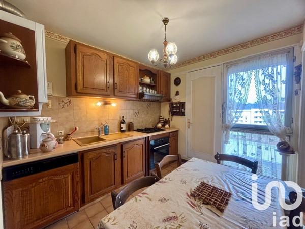 Appartement 4 pièces de 81 m² à Bizanos (64320)