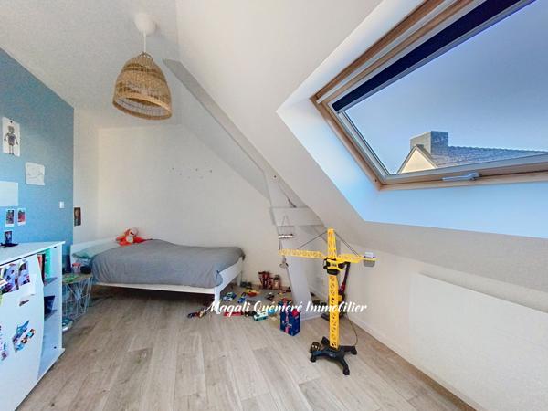 Montfort-sur-Meu (35160) Maison familiale lumineuse de 5 chambres avec jardin au Sud - En impasse - Quartier recherché