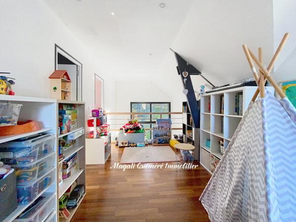 Montfort-sur-Meu (35160) Maison familiale lumineuse de 5 chambres avec jardin au Sud - En impasse - Quartier recherché