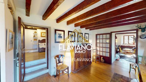 Barcelonnette (04400) ANCIENNE FERME RÉNOVÉE