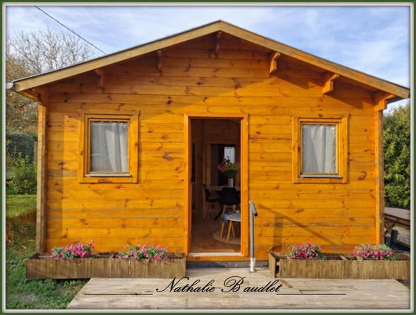 Saint-Symphorien (72240) Chalet en bois 3 pièces avec vue imprenable sur la campagne