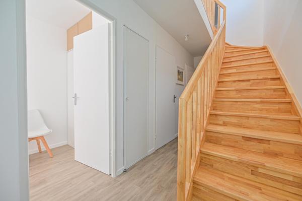 Appartement 4 pièces à vendre avec un beau jardin de 182m2