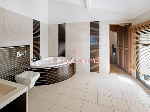 Maison à vendre 8 pièces de 560 m²