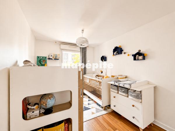 Appartement
         3 pièces
        - 100 m² Exclusivité 649 000 € *
