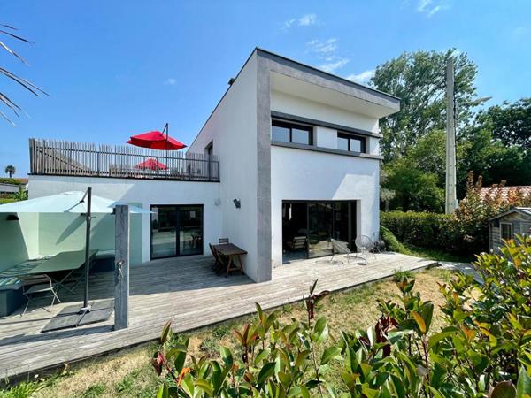 BAYONNE, Maison de ville contemporaine de 181m²
