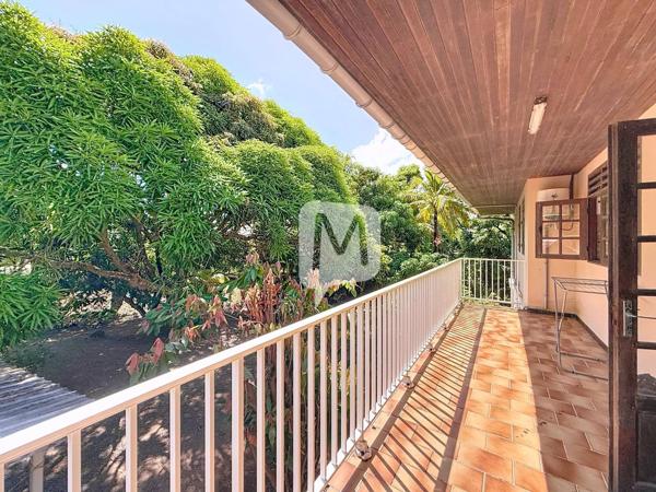 DPT GUYANE, à vendre CAYENNE ensemble immobilier sur un terrain de 1 604 m2