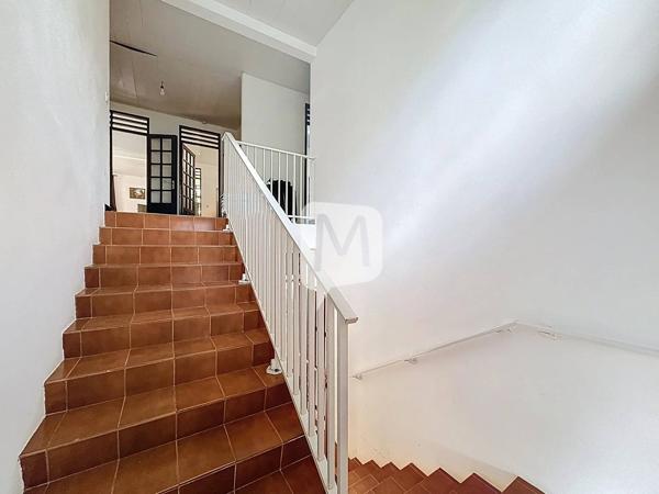 DPT GUYANE, à vendre CAYENNE ensemble immobilier sur un terrain de 1 604 m2