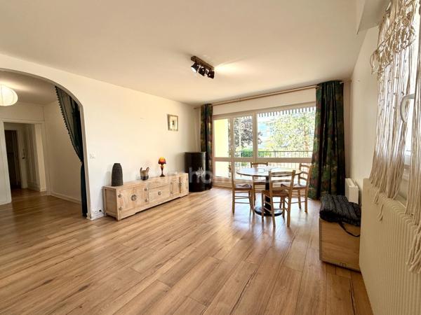 Appartement 3 pièces 2 chambres avec loggia, cave et parking