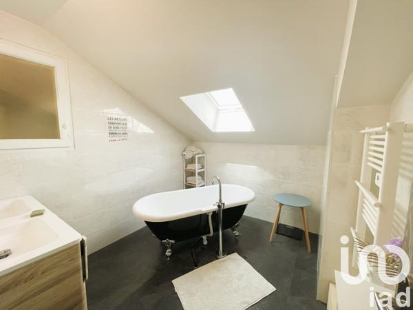 Maison à vendre 6 pièces 160 m² Saint-Gibrien