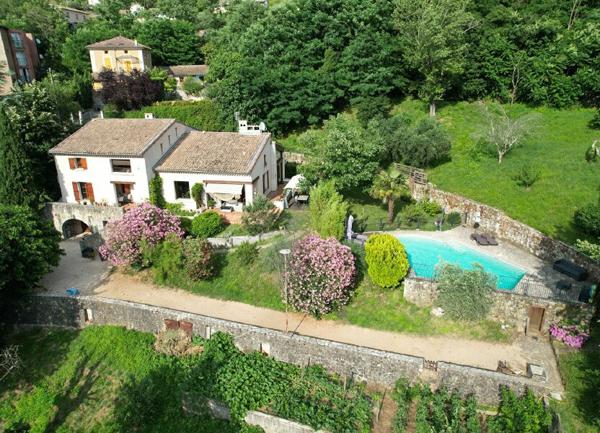 Maison à vendre    7 pièces • 217 m2 Largentière