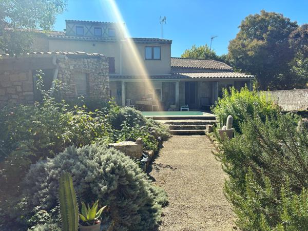 Maison de ville 145m² avec piscine et dépendance