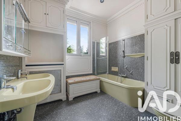 Maison à vendre 7 pièces 243 m² Le Raincy