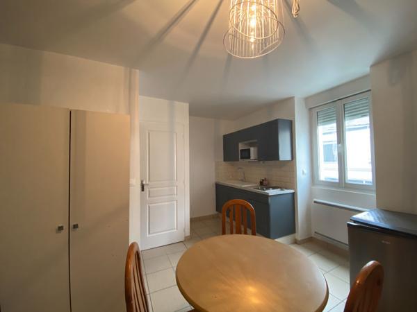 Appartement Nantes 3 pièce(s) 61.79 m2 meublé avec stationnement