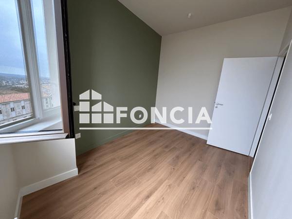 Location Appartement 3 pièces 63.8 m² - 3 RUE DU CHAT Angouleme 16000