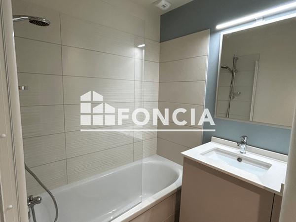 Location Appartement 3 pièces 63.8 m² - 3 RUE DU CHAT Angouleme 16000