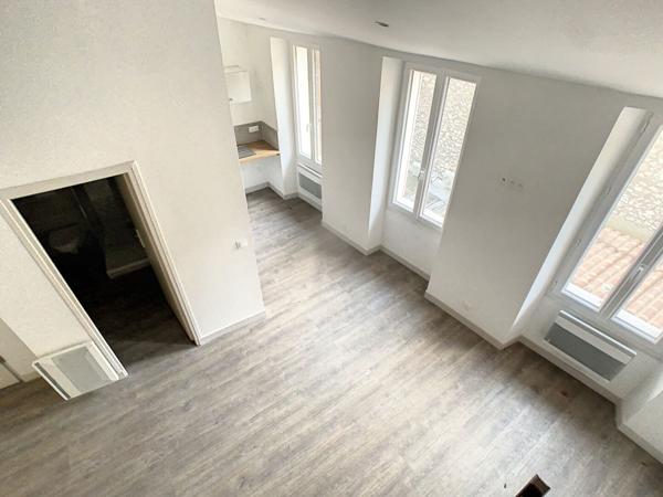 Appartement Marseille 1 pièce(s) 31 m2