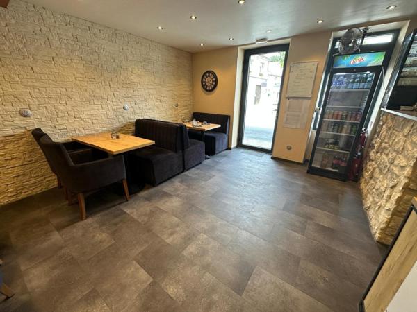 Beau local commercial en pierres de 40m2 au cœur du Saint Maximin historique