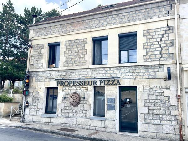 Beau local commercial en pierres de 40m2 au cœur du Saint Maximin historique