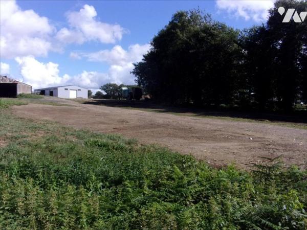 LA CHAPELLLE GACELINE, terrain de 1600 m² à vendre.