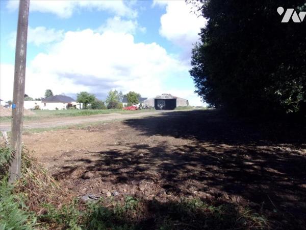 LA CHAPELLLE GACELINE, terrain de 1600 m² à vendre.