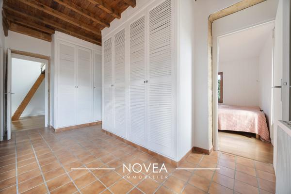 Maison en Pierres Dorées 4 chambres avec Jardin