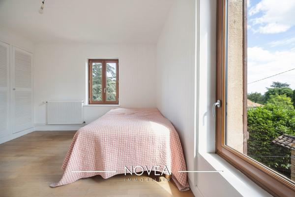 Maison en Pierres Dorées 4 chambres avec Jardin
