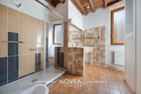 Maison en Pierres Dorées 4 chambres avec Jardin