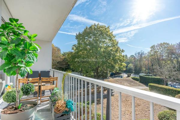 Vente                                                      Appartement
                        
                     2 pièces                      50 m2                     à Vaires-sur-Marne
