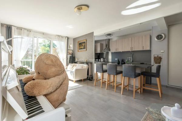 Vente                                                      Appartement
                        
                     2 pièces                      50 m2                     à Vaires-sur-Marne