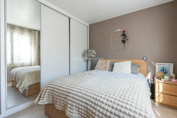 Vente                                                      Appartement
                        
                     2 pièces                      50 m2                     à Vaires-sur-Marne