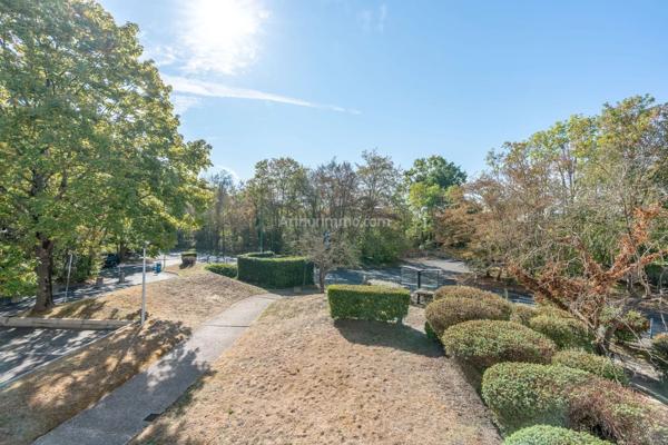 Vente                                                      Appartement
                        
                     2 pièces                      50 m2                     à Vaires-sur-Marne