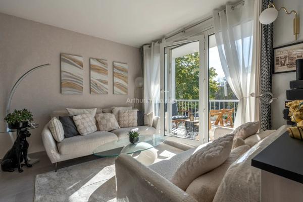 Vente                                                      Appartement
                        
                     2 pièces                      50 m2                     à Vaires-sur-Marne