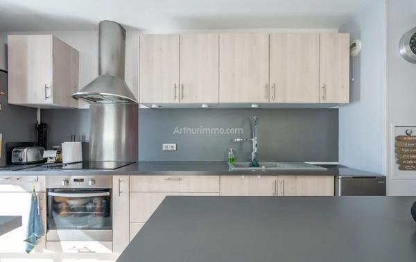 Vente                                                      Appartement
                        
                     2 pièces                      50 m2                     à Vaires-sur-Marne