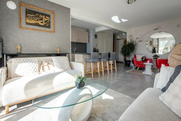 Vente                                                      Appartement
                        
                     2 pièces                      50 m2                     à Vaires-sur-Marne