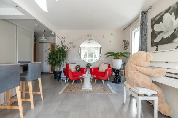 Vente                                                      Appartement
                        
                     2 pièces                      50 m2                     à Vaires-sur-Marne