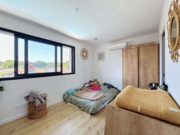 Maison
         4 pièces
        - 108 m² 640 000 € *