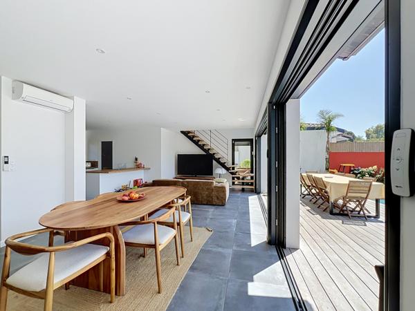Maison
         4 pièces
        - 108 m² 640 000 € *