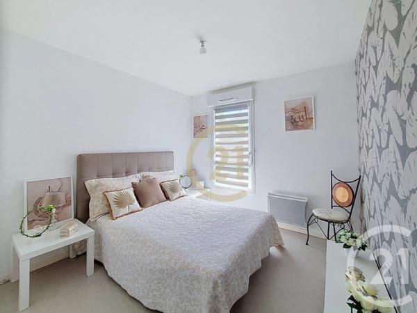 Maison à vendre  5 pièces - 121,59 m 2   LES SORINIERES  - 44
